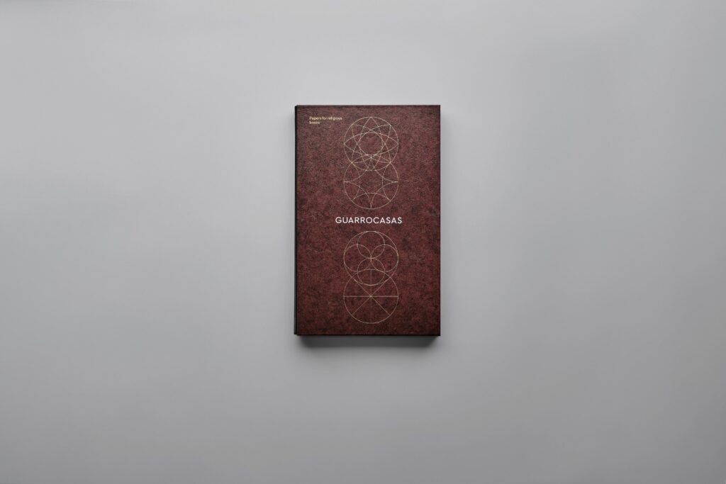 Catálogo Guarro Casas para libros religiosos | Foto Zoo Studio